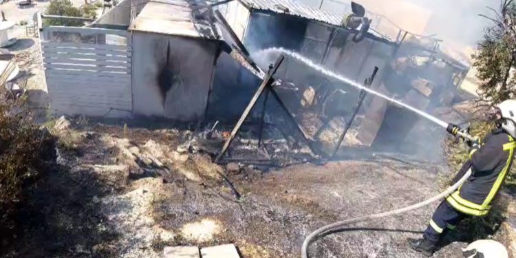 Shkatërrohet një 'beach bar' në plazhin e Jonufrës, dyshime për…