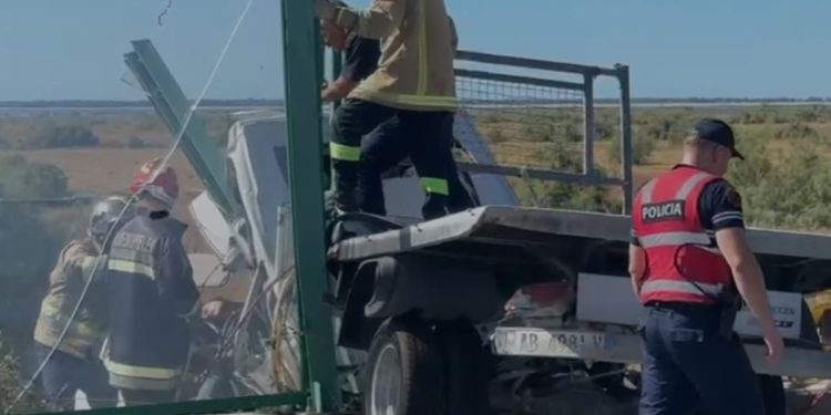 Shoferja italiane arrestohet pas aksidentit që shkaktoi dy viktima në segmentin Levan-Vlorë