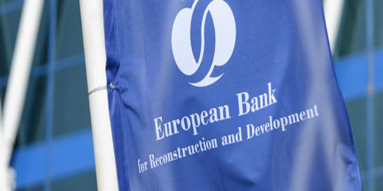 "Shqipëria dhe Kosova tregojnë stabilitet" / BERZH ruan parashikimin për rritjen ekonomike në 3.5%, por paralajmëron për rrezikun e rënies së remitancave.