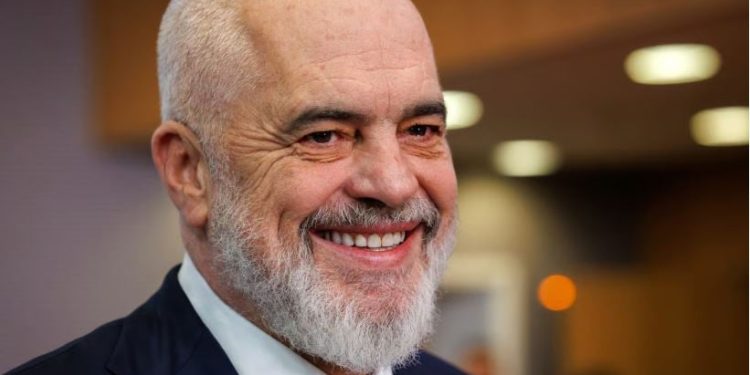 Shqipëria emëron ministren e parë në botë të krijuar nga inteligjenca artificiale. Politico: Diella do të jetë në krye të prokurimeve publike.