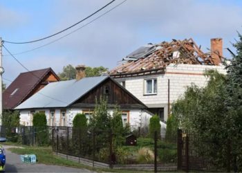 Shtëpi të shkatërruara: Pamjet nga fshati që u prek nga droni rus në Poloni