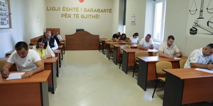 Si po rekrutojnë policët e burgjeve? Disa pyetje të reja për gardianët