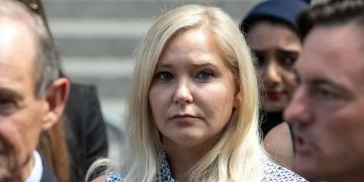 Skandali i Mandelsona shkakton tronditje në Britani, familja e një prej viktimave të Epstein flet për herë të parë: "Vendi ynë është përfshirë në korrupsion të thellë"