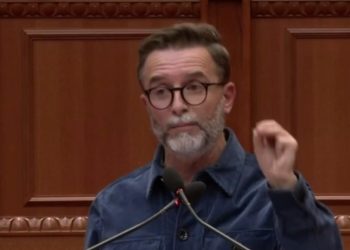 Skemat piramidale online: “Leo Smith u ka thënë viktimave se nuk ka para deri më 1 gusht 2026”, Braçe: “Për mua, që kam jetuar në ’96 e ’97, kjo nuk është e re.”