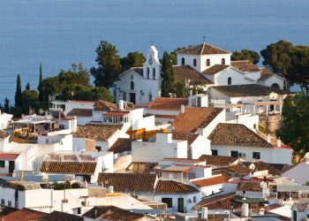 Spanja e eliminon mbi 50,000 shtëpi pushimi nga platformat online: Duke ndikuar në tregun e turizmit