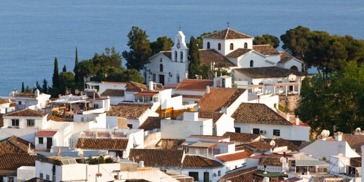 Spanja e eliminon mbi 50,000 shtëpi pushimi nga platformat online: Duke ndikuar në tregun e turizmit