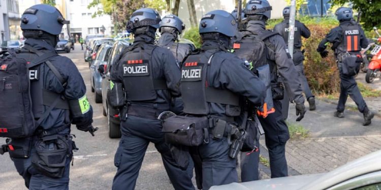 Sulm me thikë në një shkollë profesionale në Gjermani: 18-vjeçari nga Kosova dëmton mësuesen