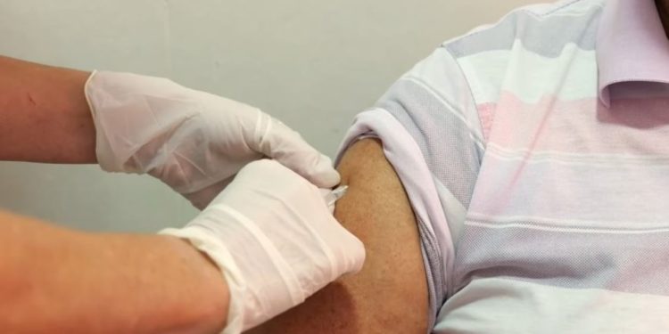 “Të moshuarit kërkojnë që të vaksinoheni”/ Rama bën thirrje qytetarëve: Saktësoni datën dhe orën për veten dhe fëmijët tuaj.