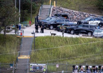 Të shtëna me armë në një shkollë të Kolorados: Tre nxënës të lënduar rëndë, autori i dyshuar kryen vetëvrasje.