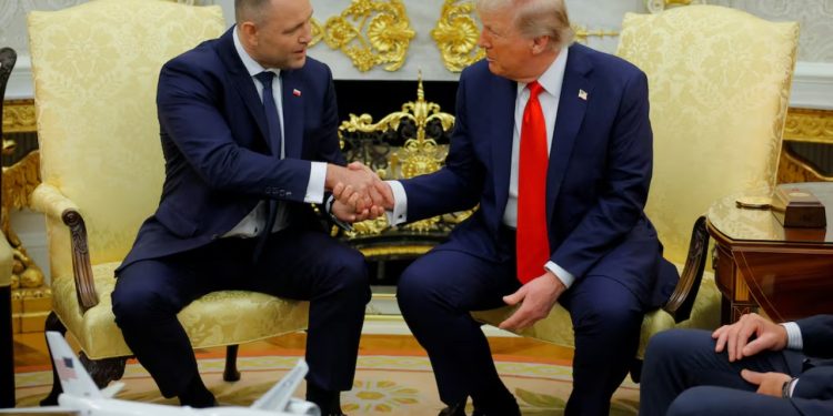 Tensionet me Rusinë, Presidenti Trump pritet të kontaktojë homologun e tij polak.