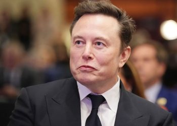 Tesla ofron një paketë aksionesh që mund ta kthejë Elon Musk në trilioner të parë në botë, ja kushtet që kërkohen.