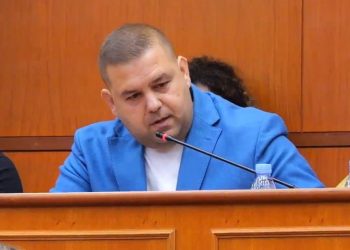 “Tirana kërkon udhëheqës të ri”/ Brahimllari: Të tejkalojmë polemikat politike dhe të përqendrohemi në nevojat e qytetarëve.