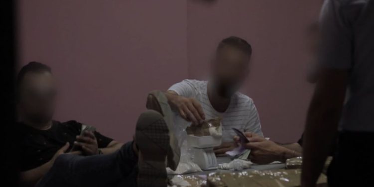 Trafikantët identifikohen nga korrierët: “Po luan me ato para do paguhen vetëm nëse ne zhdukemi si racë,” shpërndarësit zbulojnë emrat e liderëve.