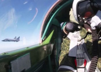 Tre avionë luftarakë rus 'invaduan' hapësirën ajrore të Estonisë, por u larguan pas ndërhyrjes së F-35 italianë. Alarm për sigurinë: Dy avionë të tjerë fluturojnë mbi një platformë nafte në Baltik.