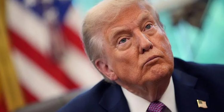 Trump kërcënon se do të rrëzojë avionët venezuelianë: Nëse kërcënoni anijet amerikane...