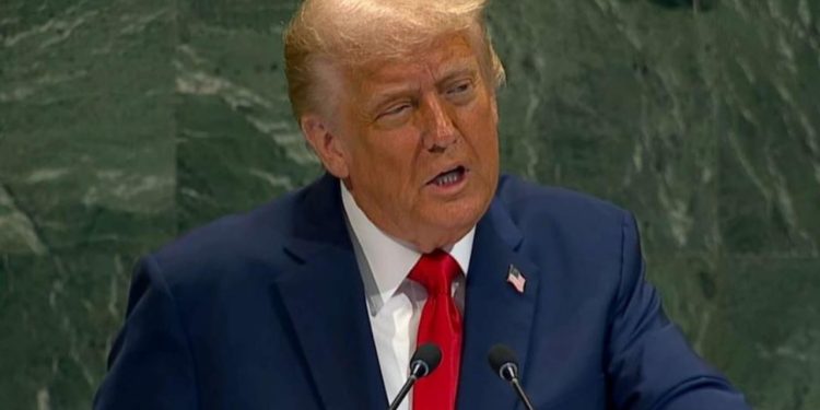 Trump në kursin e tij të veçantë, fjalimi i tij shkakton të qeshura në OKB: Zonja e Parë duket jashtëzakonisht mirë.