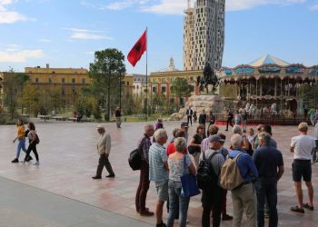 Turizmi, 2.1 miliardë euro në gjashtë muaj: Të huajt shpenzuan mesatarisht 440 euro këtë verë.