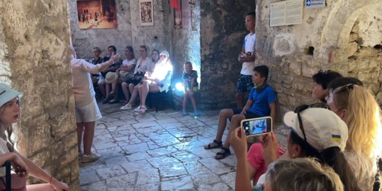 Turizmi kulturor në Vlorë po merr hov/ Numri i vizitorëve në sitet arkeologjike dhe monumentet e kulturës është rritur ndjeshëm.