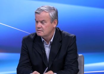 "Turne në kryeqytet: Manastirliu përballet me Alimehmetin", Nikoll Lesi ndan informacion në 'Shqipëria Live': Tirana si një 'Waterloo' për PD-në.