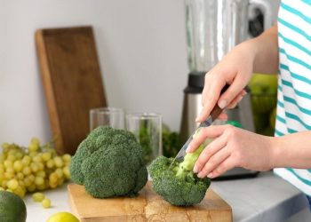 Ushqime të zakonshme që ndihmojnë kujtesën: Çfarë duhet të konsumojnë individët mbi 60 vjeç?