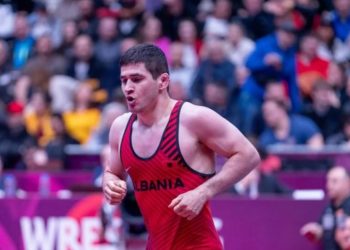 Valiev vazhdon të përfaqësojë Shqipërinë në mundje / Pas Lojërave Olimpike, sportisti kuqezi fiton medaljen e argjendtë edhe në Kampionatin Botëror.