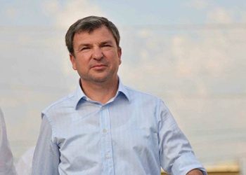 Vangjush Dako del nga burgu i Durrësit