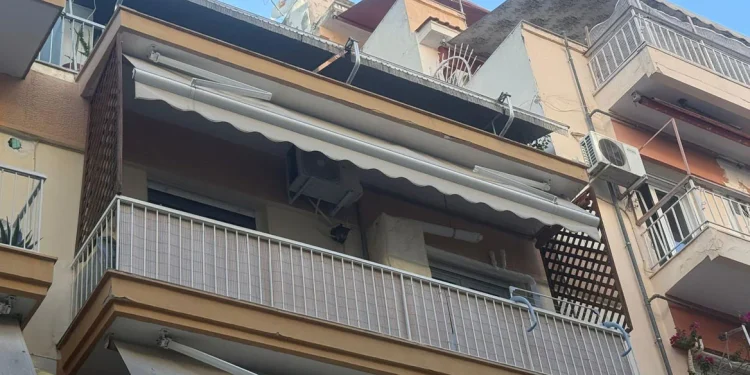 Vëllai vret motrën në shtëpi me ndihmën e një qese.