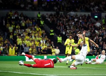 Video/ Një kalim i thjeshtë në një rekord të çuditshëm, autogoli i portierit të skuadrës spanjolle regjistrohet në librin e Champions League.