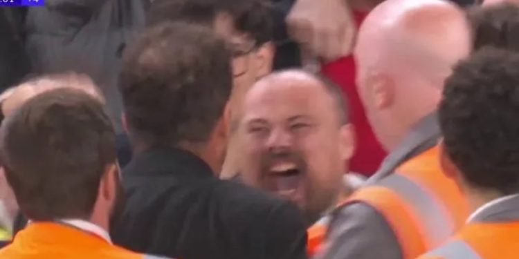 Video: Simeone confronts Liverpool fan, the Argentine coach expresses frustration: "He insulted me throughout the match, action should be taken."