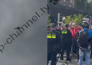 Video-lajm: Çfarë ka ndodhur jashtë Gjykatës Speciale? Policia holandeze e shqetësuar nga shqiptarët, helikopteri fluturon mbi Hagë.