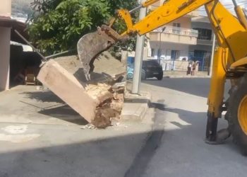 Vijon shembja e ndërtimeve të paautorizuara dhe hapja e hapësirave publike në Sarandë