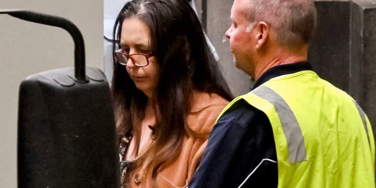 Vrasësja e 'kërpudhës' dënohet me tre burgime të përjetshme/ Helmoi anëtarët e familjes së bashkëshortit gjatë një dreke në Australi!