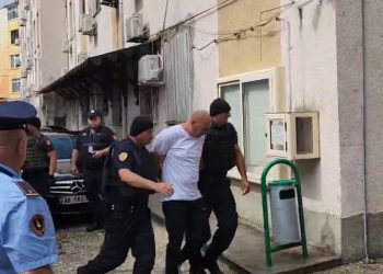 Vrasja e dy vëllezërve në Roskovec/ Prokuroria e Fierit përfundon hetimet dhe dërgon në gjyq 7 të dyshuar.