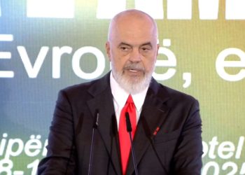 "Zgjohuni më herët dhe flini më vonë", Rama komenton me ambasadorët: E kuptoj se është e vështirë të ndryshoni rutinën tuaj dhe të thoni ‘sa herë e kemi parë këtë’.