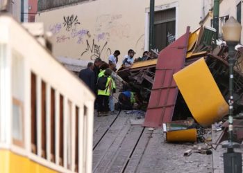 Zhurmë metalike, kabllo e këputur dhe tramvaji pa frena: Si ndodhi tragjedia me 17 viktima në Lisbonë, për pasojë e mbiturizmit.
