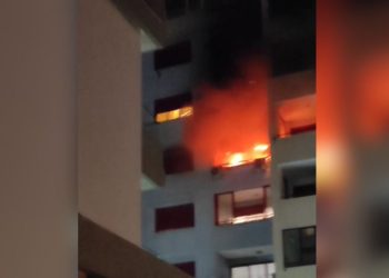 Zjarri në një apartament në Durrës, dëmet materiale në banesë nga flakët