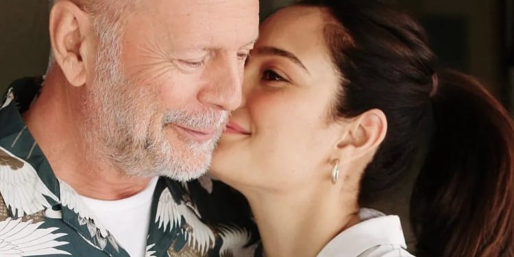 “ nuk ishte më burri im, ashtu si t’u zgjoheshe me një tjetër”: Historia prekëse e bashkëshortes së Bruce Willisit pas diagnozës së mjekut...