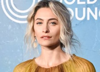 “‘Nuk jam fare e përfshirë’: Vajza e Michael Jacksonit shpreh kritika ndaj filmit biografik për babanë e saj, duke theksuar se ka shumë zbukurime dhe gënjeshtra.”