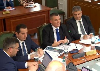 “10 grupe kriminale janë shtypur, blinin kokainë nga Amerika Latine”, deklaroi Dumani në Komisionin e Ligjeve: 8 persona u ekstraduan nga Dubai në vitin 2025.