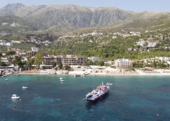 10.2 milionë turistë/ Vizitorët ndalojnë në Shqipëri jo vetëm gjatë sezonit veror.