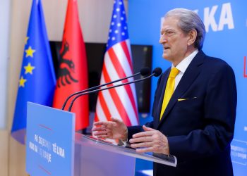 Berisha: Rama ka transferuar drogë me valixhe diplomatike! PD nuk do pajtohet kurrë me shpalljen sekret të udhëtimeve të tij