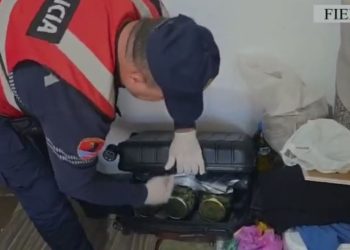 31-vjeçari në Fier arrestohet për transportimin e kanabisit të fshehur në valixhe