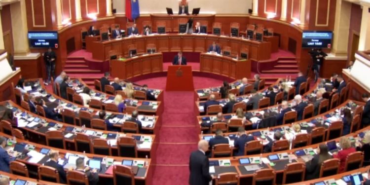 “33 zyrtarë të lartë nën hetim”/ Dumani në Kuvend: 19 zyrtarë dërgohen për gjykim