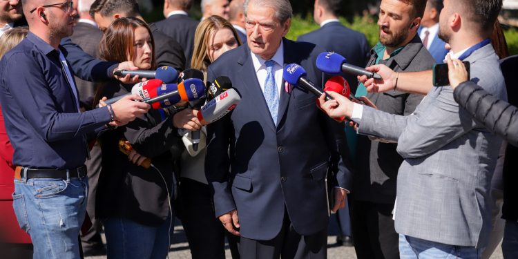 Berisha: Ky është Pelesh-parlamenti! Seanca u mbyll sapo denoncova Arubën, ky është asgjësim i Kuvendit