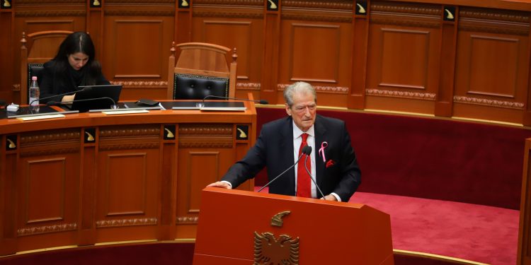 Berisha: Dumani është bërë avokati i vjedhjeve më të mëdha në historinë e këtij vendi! 1 miliard euro janë vjedhur vetëm nga inceneratorët dhe pazari i Ramës me CEZ