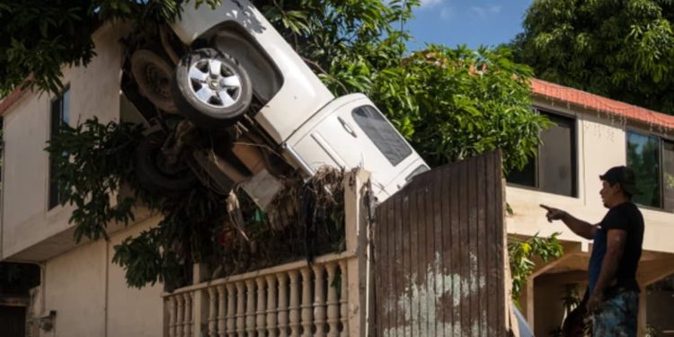 64 të vdekur nga përmbytjet shkatërruese në Meksikë, shumë të zhdukur gjithashtu.