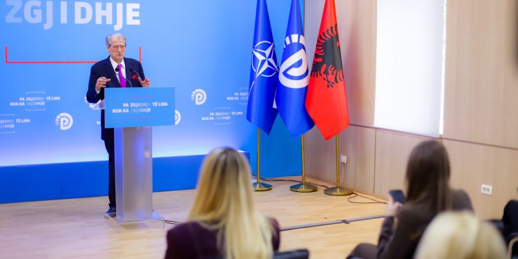 Berisha: Sot është ditë historike për botën! Faza e parë e planit të Donald Trump për Gazën u zbatua me sukses. Ky është nj fillim i ri