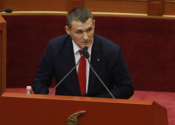 A keni eliminuar 4 familje mafioze dhe 20 grupe kriminale në vend? Kështu përgjigjet Altin Dumani.