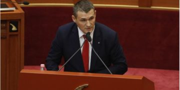 A keni eliminuar 4 familje mafioze dhe 20 grupe kriminale në vend? Kështu përgjigjet Altin Dumani.