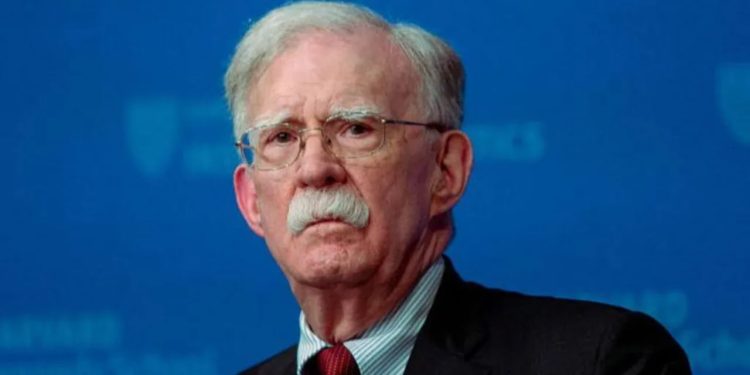 “Abuzim me informacionin e klasifikuar”: Ish-këshilltari i Trump përballet me probleme për ruajtjen e materialeve...